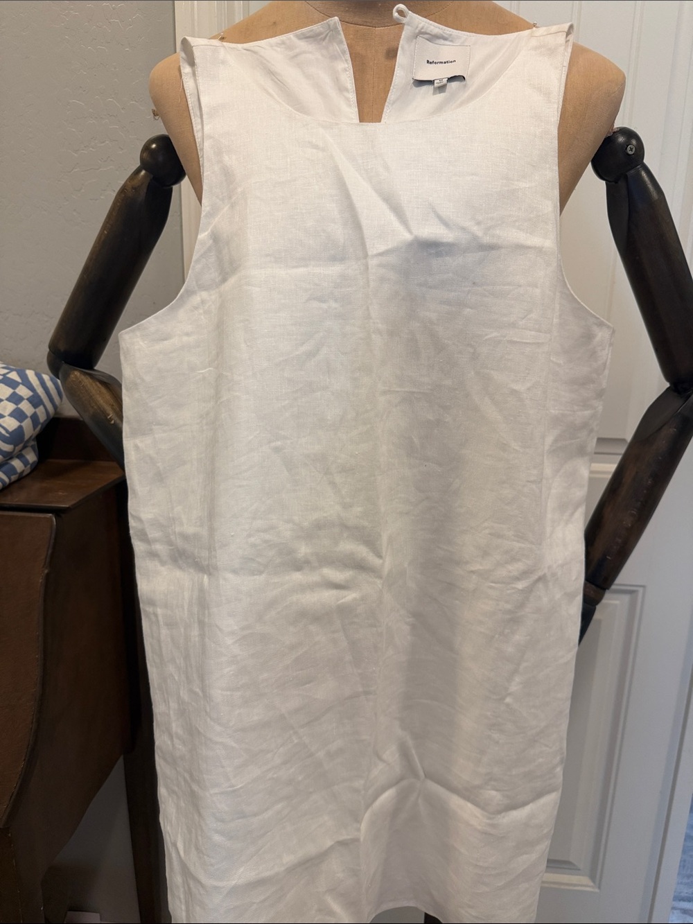 Reformation White Linen Notched Neck Sleeveless Tunic